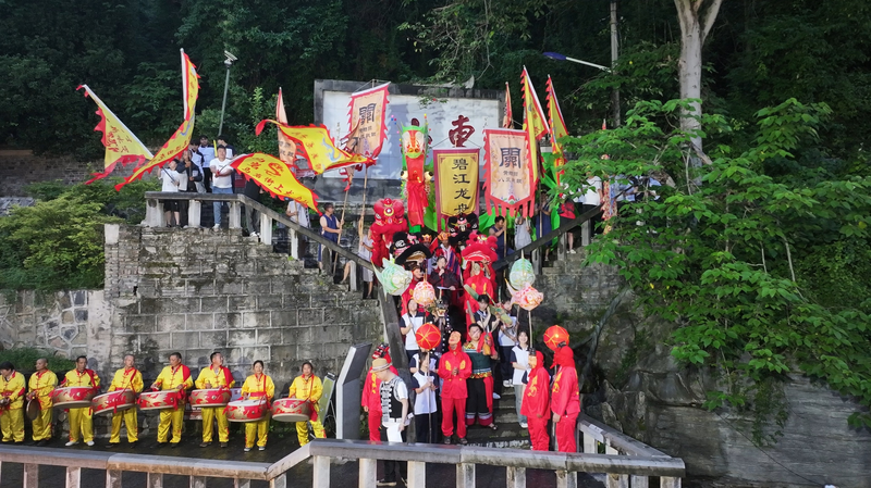 Bijiang revives dragon boat traditions for festival video poster