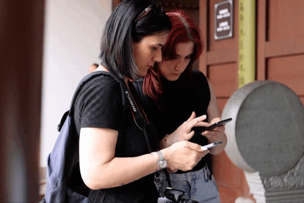 China Makes Mobile Payments Easier for International Travelers! China boosts mobile payment access for international travelers video poster