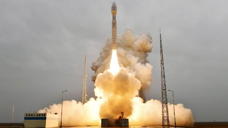 China Successfully Launches Lijian-1 Y7 Rocket Carrying Six Satellites 🚀 China launches commercial Lijian-1 Y7 carrier rocket