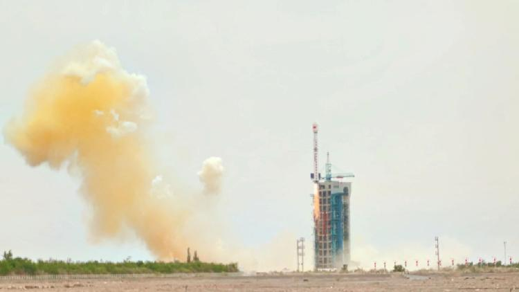 China Blasts a New Satellite into Space! π China launches new satellite into space