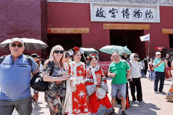 China’s May Day Travel Boom: Millions on the Move! πβοΈ China's May Day travel rush sees surge in domestic & outbound tourism