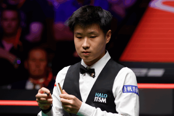 China’s Zhao Xintong Takes Big Lead in Snooker Championship Final! China's Zhao leads over Williams in World Snooker Championship final