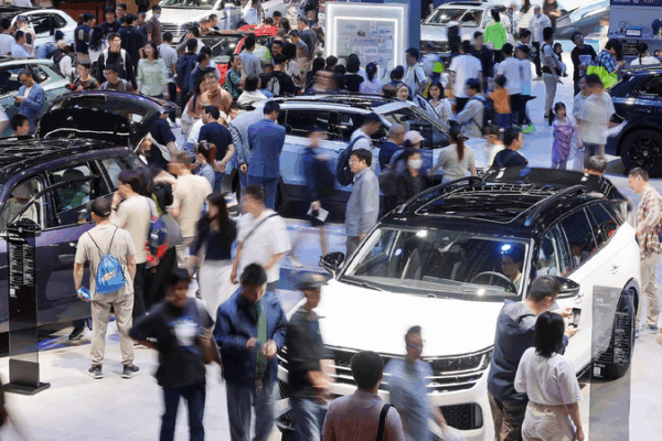 Electric Cars Zoom Ahead in the Chinese Mainland’s Booming Car Market πβ‘ China's auto market sees strong growth amid shifting consumer trends