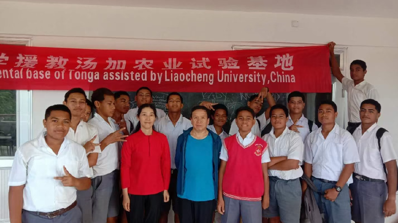 Chinese agronomy teacher recounts teaching in Tonga, plans return