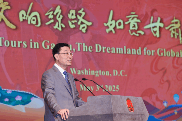China’s Ambassador Tells U.S.: Let’s Talk with Respect! π€ Chinese ambassador: If U.S. wants to talk, it should show respect