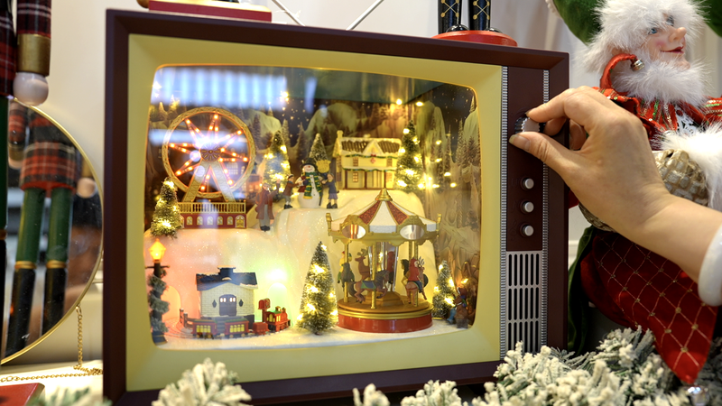 Chinese_exporters_weather_US_tariffs_by_expanding_into_other_markets_poster - My Global News: Young Voices Chinese exporters weather US tariffs by expanding into other markets video poster