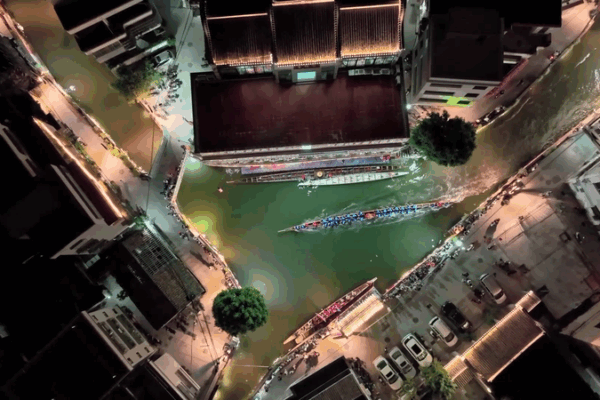Dragon Boat Drifting: The Thrilling ‘Formula 1 on Water’ in Diejiao! Dragon boat drift race passes down culture through speed and skill video poster