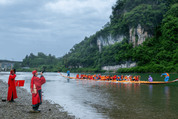 Dragon boat tradition revives centuries-old culture in Guizhou video poster
