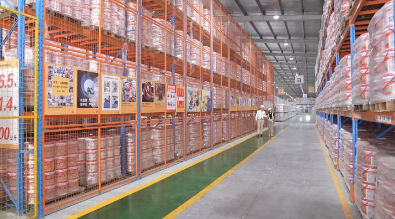 Foreign Companies in China Go Local Amid Global Challenges ππ¨π³ Economic uncertainties push foreign companies to digitalize & localize video poster