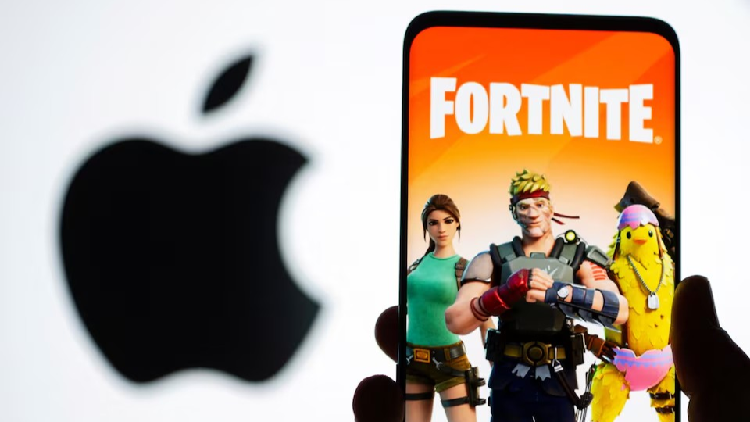 Fortnite is Back! The Popular Game Returns to iPhones After 5 Years 🎮📱 Epic Games' Fortnite returns to U.S. iPhones after nearly 5 years