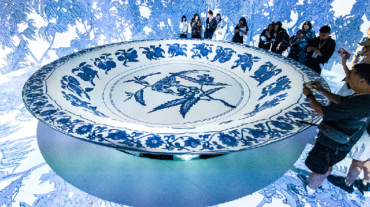 Discover China’s Ancient Patterns in a Digital Wonderland ๐ Exploring Chinese patterns, from ancient motifs to digital magic