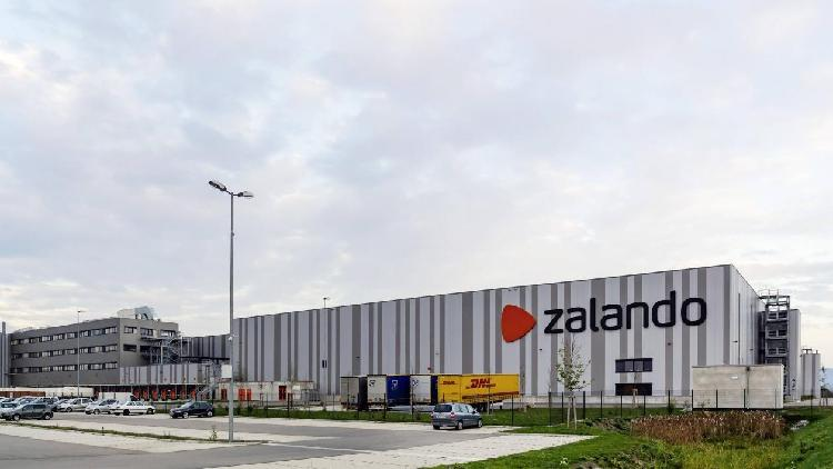 Facing tariffs and uncertainty, more firms look past US markets