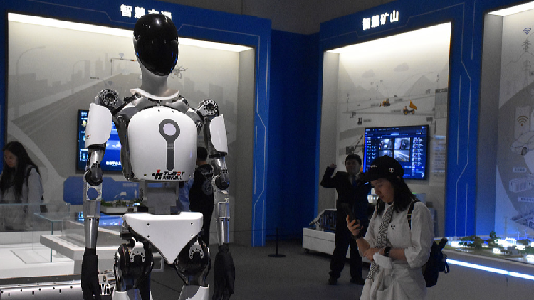Robots Tina and T1pro Wow Visitors at China’s National Museum Humanoid robots from Sichuan wow visitors at National Museum of China