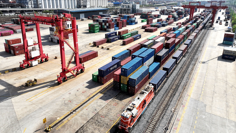 China’s Railways Boost Freight by 3.6% in First Four Months! ππ January-April: China's railway freight volume up 3.6%