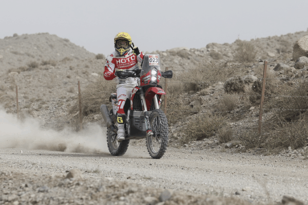Desert Rally Thrills: Michek and Zhu-Chen Lead the Way! Michek and Zhu-Chen defy desert odds video poster