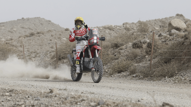 Michek and Zhu-Chen defy desert odds video poster