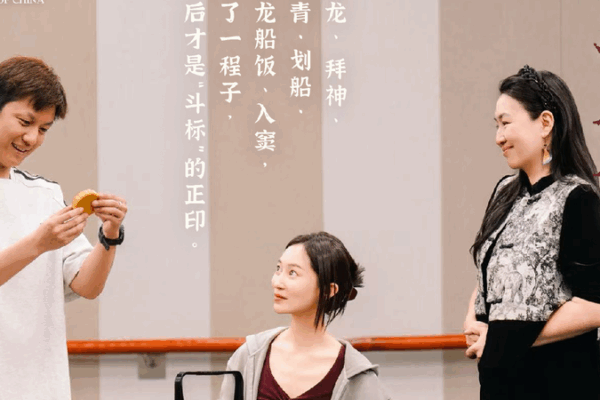 New Play Explores South China’s Tasty Traditions ๐ New stage production explores culinary traditions of south China