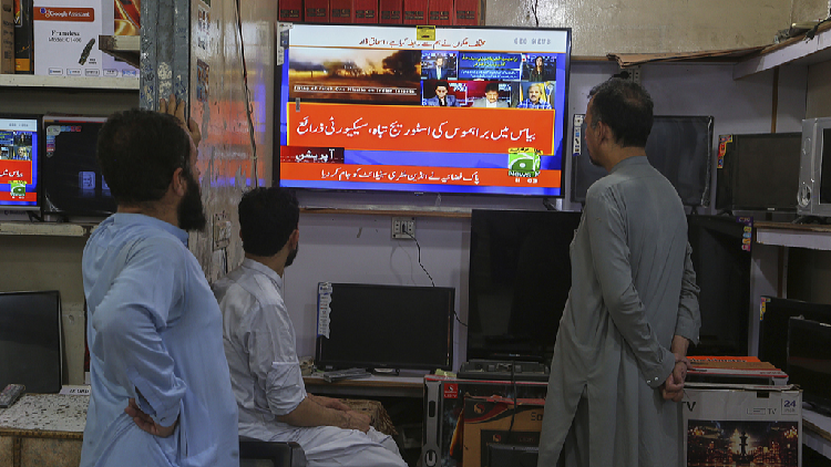 Pakistan, India agree on ceasefire with immediate effect