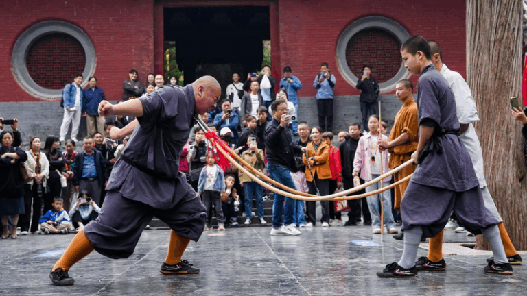Shaolin monks amaze with silver spear throat performance