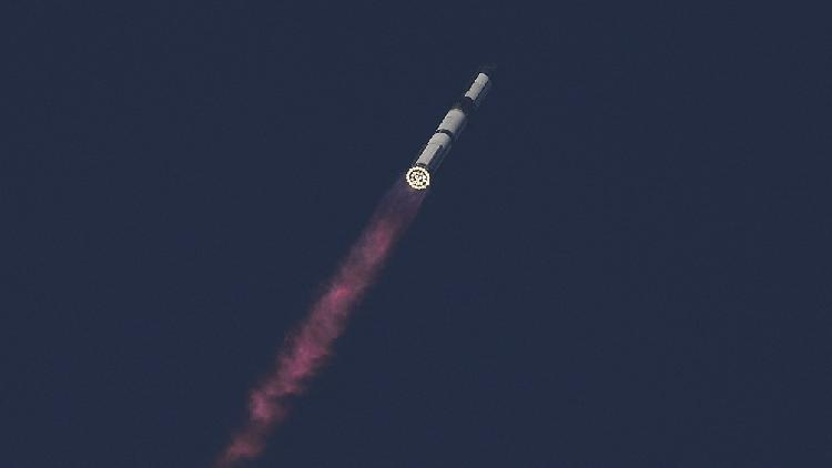 SpaceX’s Starship Soars Higher Than Ever on Ninth Test Flight! π SpaceX Starship launches on ninth test flight after last two blew up