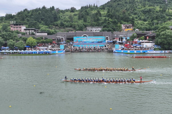 Dragon Boats Race in China’s Tongren for Colorful Festival Fun! Tongren dragon boat races light up national festival celebrations video poster