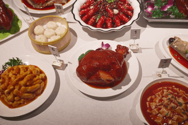 7,000 Years of Chinese Food Treasures Arrive in Russia ๐ Treasures from China are being shown in Russia for the first time video poster