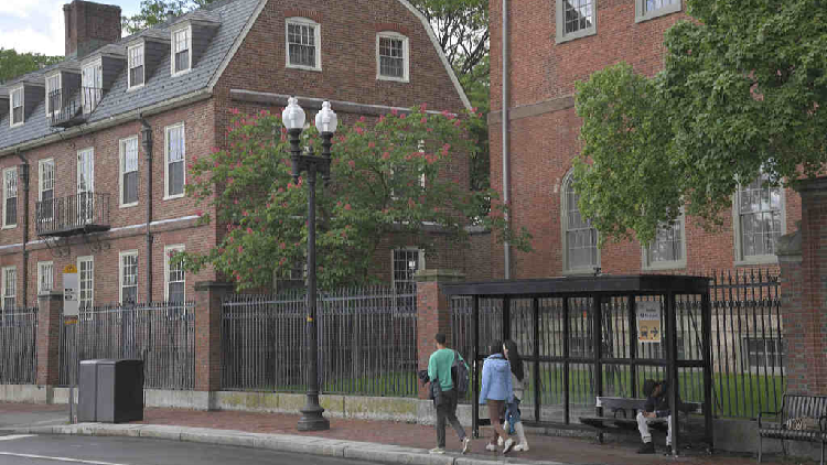 President Trump Threatens to Take Away $3 Billion from Harvard 🎓 Trump threatens to take $3 billion grants from Harvard