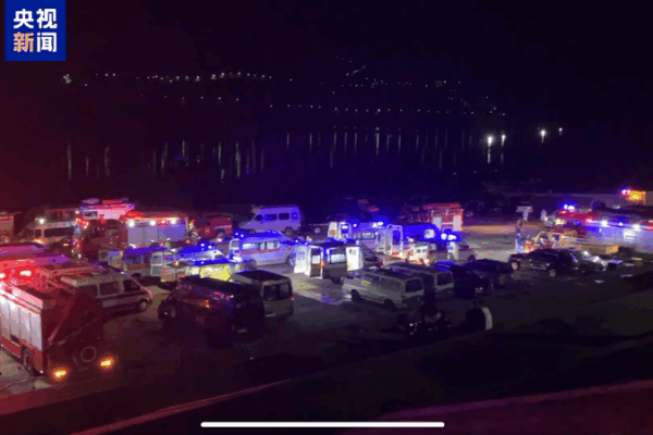 China Rushes to Rescue After Boats Sink in Guizhou River Xi urges all-out rescue efforts following boats capsizing in SW China