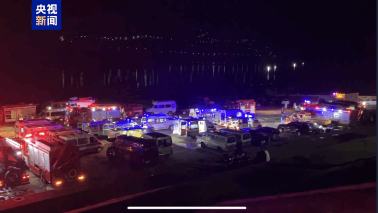 Xi urges all-out rescue efforts following boats capsizing in SW China