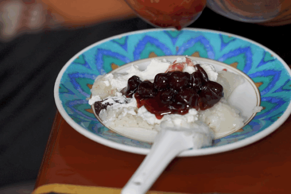 Xinjiang’s Yogurt Zongzi: A Cool Twist on a Traditional Treat! Xinjiang's yogurt zongzi redefines a classic festival treat video poster
