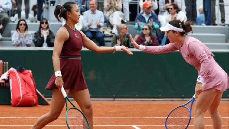 Yuan & Sun reach women's doubles second round at French Open