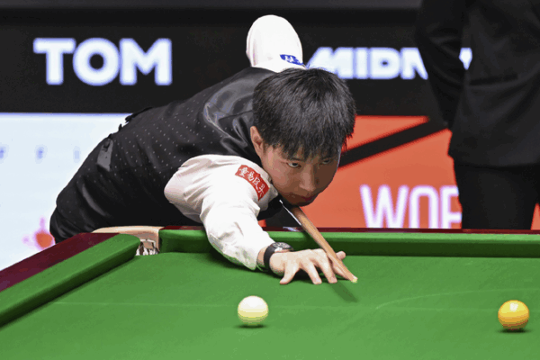 Zhao Xintong makes World Snooker Championship semis for first time