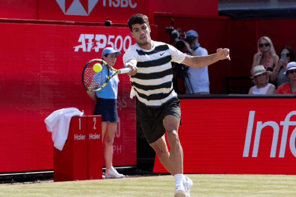 Carlos Alcaraz Wins Tough First Match at Queen’s Club 🎾 Alcaraz survives late scare against Walton in opener at Queen's Club