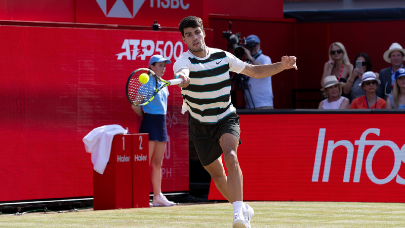 Alcaraz survives late scare against Walton in opener at Queen's Club