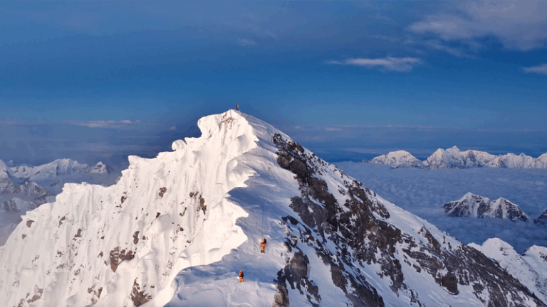 Ascending Mount Qomolangma – Filmed in one take video poster