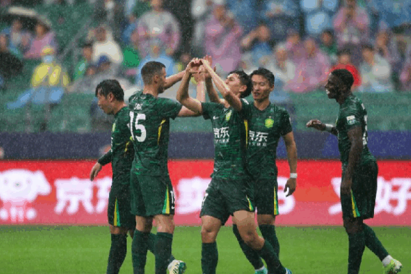 Beijing Guoan Chase Top Spot After Rivals Lose in Chinese Super League! โฝ Beijing Guoan creep closer to top of CSL after top two clubs both lose