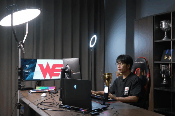 Li “Sky” Xiaofeng: From Esports Legend to Basketball Fan! ๐น๐ Beyond the game: the relentless spirit of Li "Sky" Xiaofeng