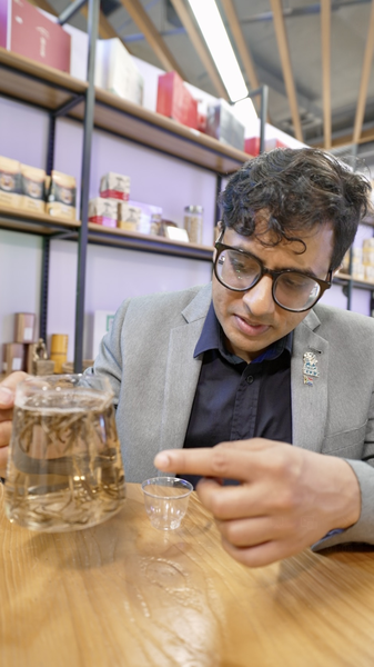 Brewing bonds: Chinese tea grows roots in Africa video poster