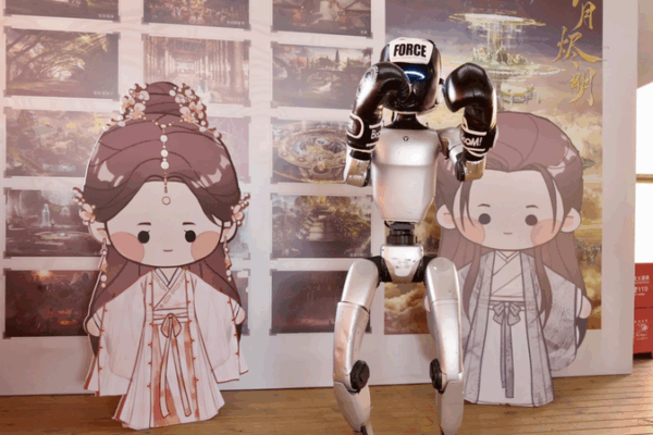 Champion Robot ‘AI Strategist’ Wows Kids at CPOPwave in Hangzhou! Champion robot tours CPOPwave exhibition in Hangzhou video poster