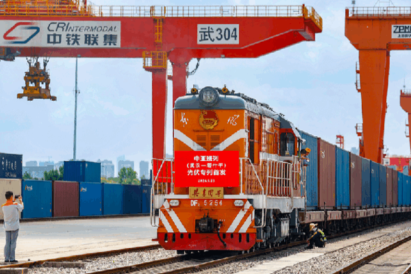 China and Central Asian Countries Strengthen Friendships at Second Summit China, Central Asian countries seek closer ties at second summit