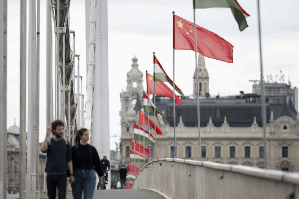 China and Hungary Meet to Discuss Human Rights π China, Hungary hold symposium on international human rights