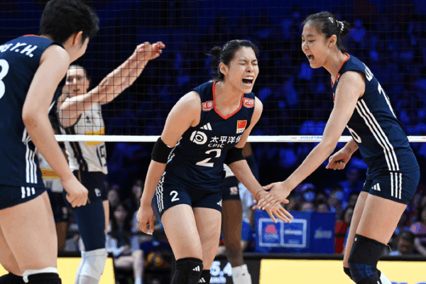 China Battles Italy in Volleyball Showdown: Rising Star Dong Yuhan Shines! China fall to Italy in Women's VNL as Dong Yuhan shines with 19 points