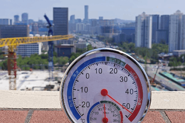 China Issues Yellow Alert as Temperatures Soar Above 40Β°C! π China renews yellow alert for high temperatures