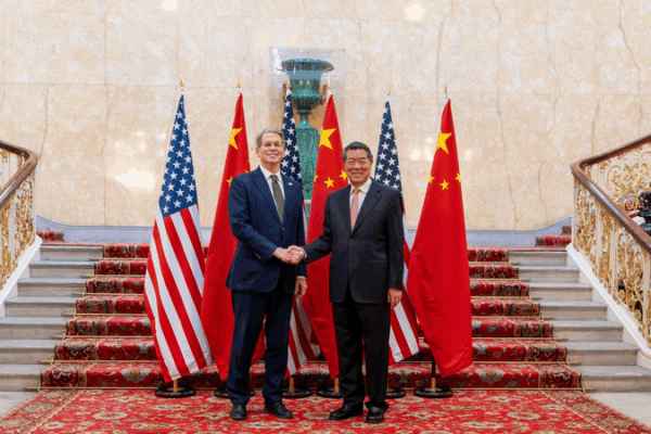 China and the U.S. Talk in London: Working Together Instead of Arguing! China stresses cooperation in candid London trade consultations