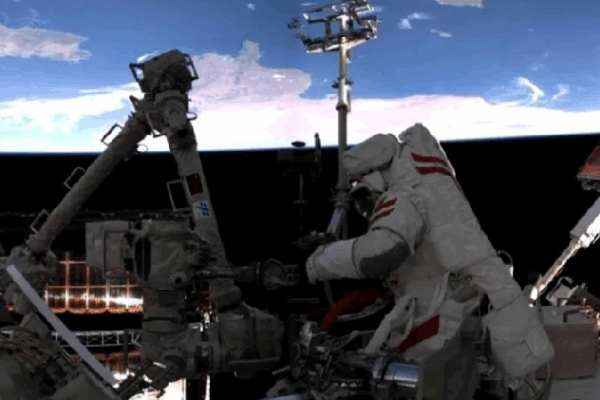 Chinese Astronauts Complete Second Spacewalk on Shenzhou-20 Mission! China's Shenzhou-20 astronauts complete second EVA