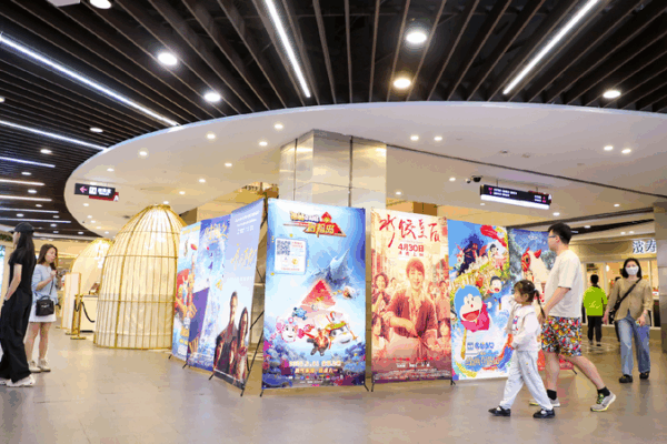 Dragon Boat Festival Fun: China’s Box Office Hits Over 400 Million Yuan! π China's box office tops 400 million yuan during Dragon Boat Festival