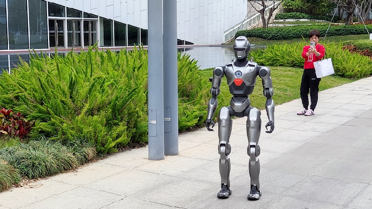 China's humanoid robot startup develops straight-leg walking control