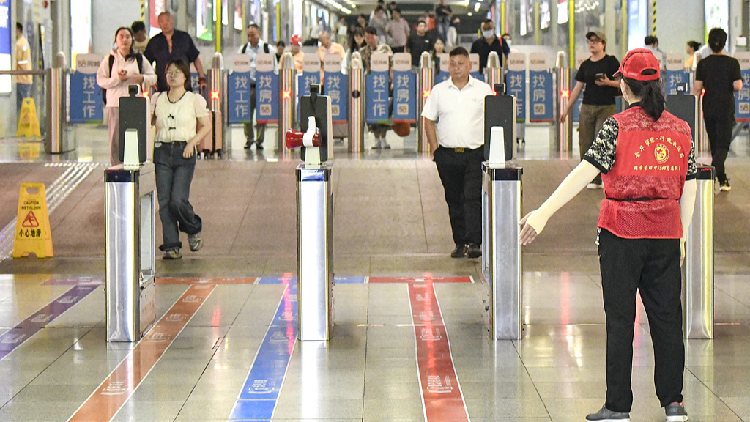 Chinas_railway_passenger_traffic_hits_record_high_from_Jan-May - My Global News: Young Voices China's railway passenger traffic hits record high from Jan-May