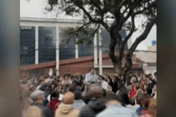 Colombian Presidential Candidate Miguel Uribe Injured in Shocking Attack Colombian presidential candidate shot, in critical condition video poster