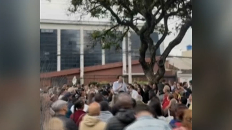 Colombian_presidential_candidate_shot_in_critical_condition_poster - My Global News: Young Voices Colombian presidential candidate shot, in critical condition video poster